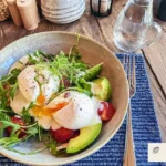 Brunch Bowl aux Oeufs Pochés et Avocat