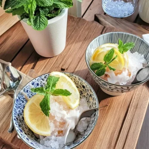Granita au Citron et Menthe Fraîche servie dans un verre