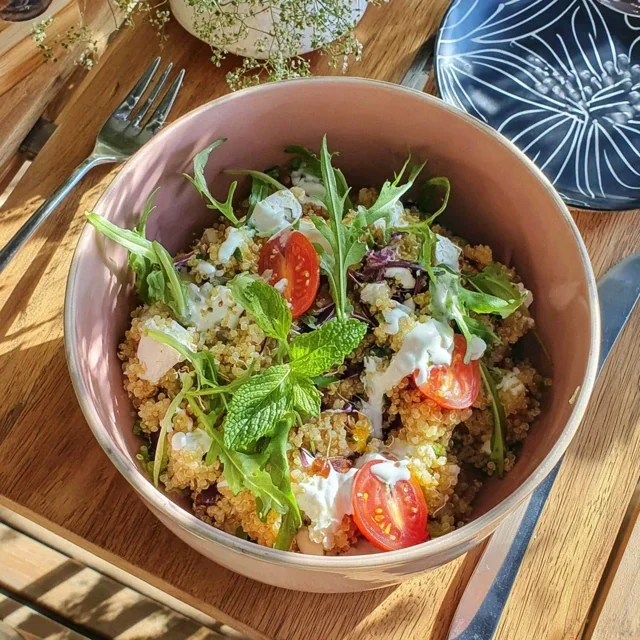 Salade de quinoa petits pois, feta et menthe