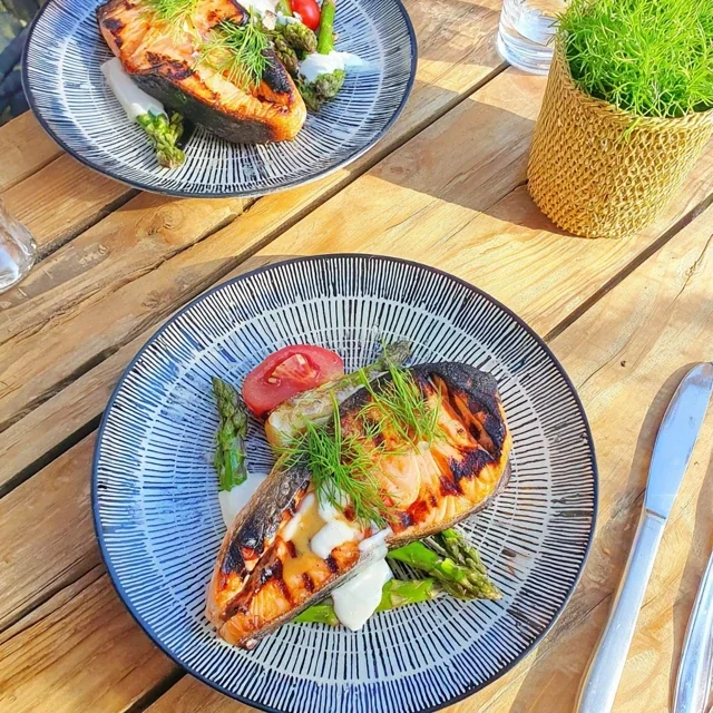 Comment préparer un saumon grillé aux asperges