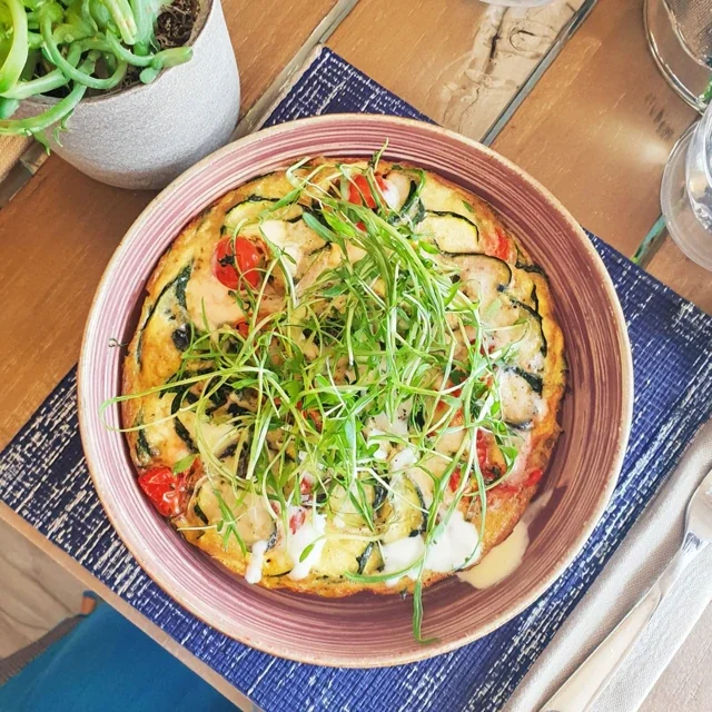 Frittata aux Courgettes et Herbes Fraîches