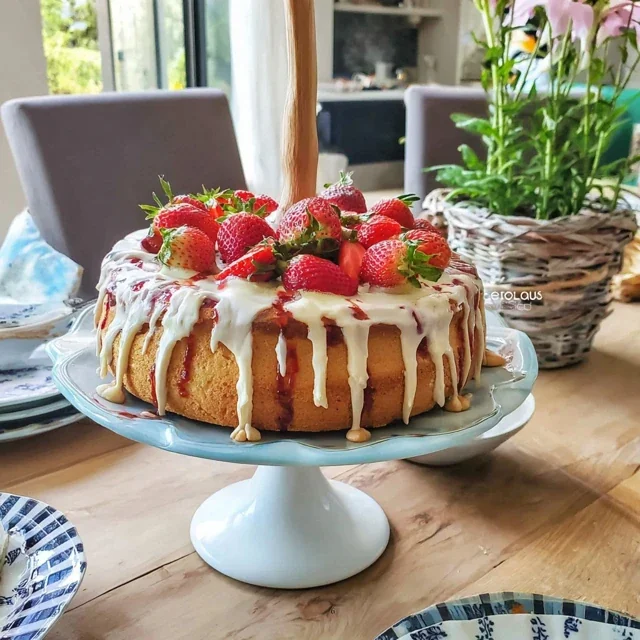 Gâteau Marbré Vanille Fraise pour Anniversaire