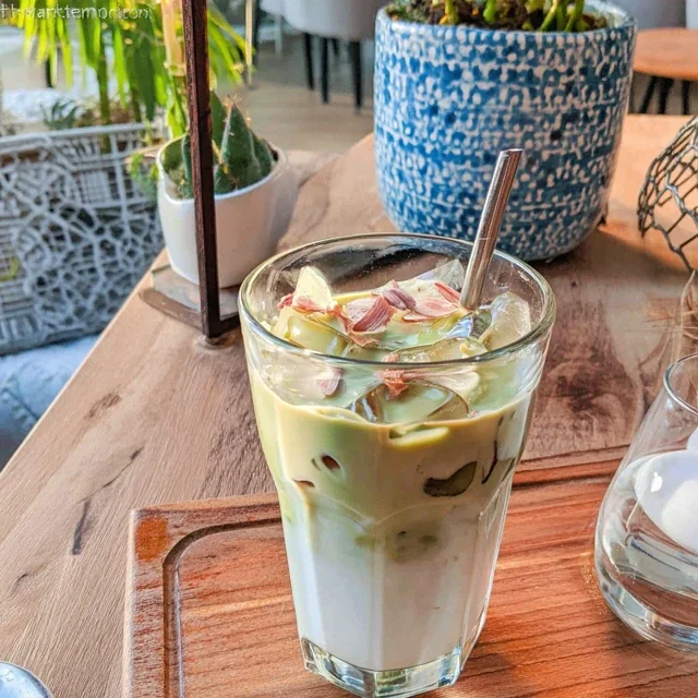Latte Matcha Glacé au Lait de Coco