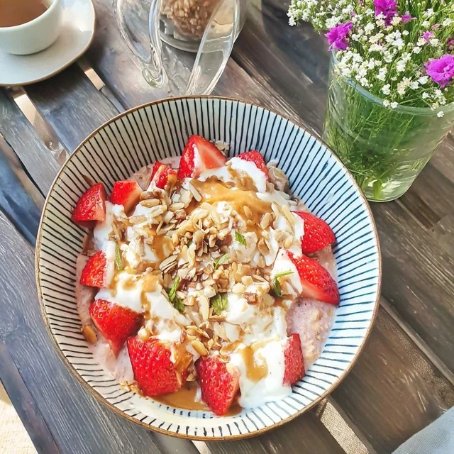 Overnight Oats aux Fraises et Graines de Lin