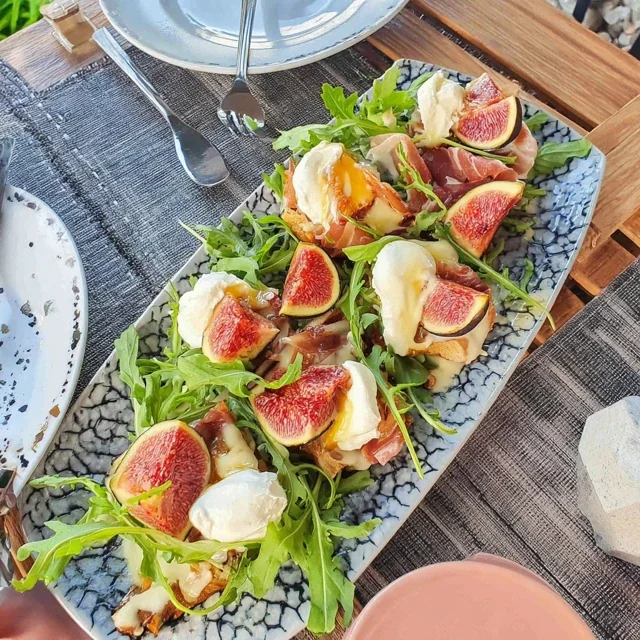Plateau Apéro Figues, Burrata et Roquette