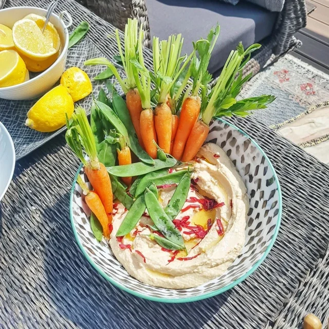 Plateau Apéro Houmous, Carottes Nouvelles et Pois Mange-Tout