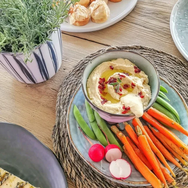 Plateau Apéro Houmous, Carottes Nouvelles et Pois Mange-Tout