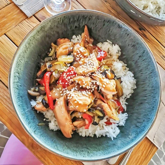 Recette de Chicken Teriyaki avec Légumes Sautés et Riz
