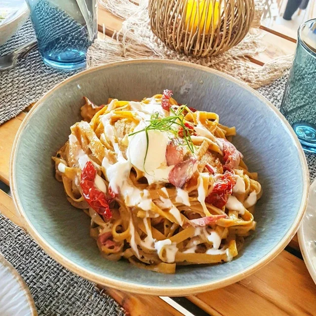 Salade de pates aux Tomates Séchées et Mozzarella