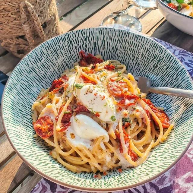 Salade de pates aux Tomates Séchées et Mozzarella