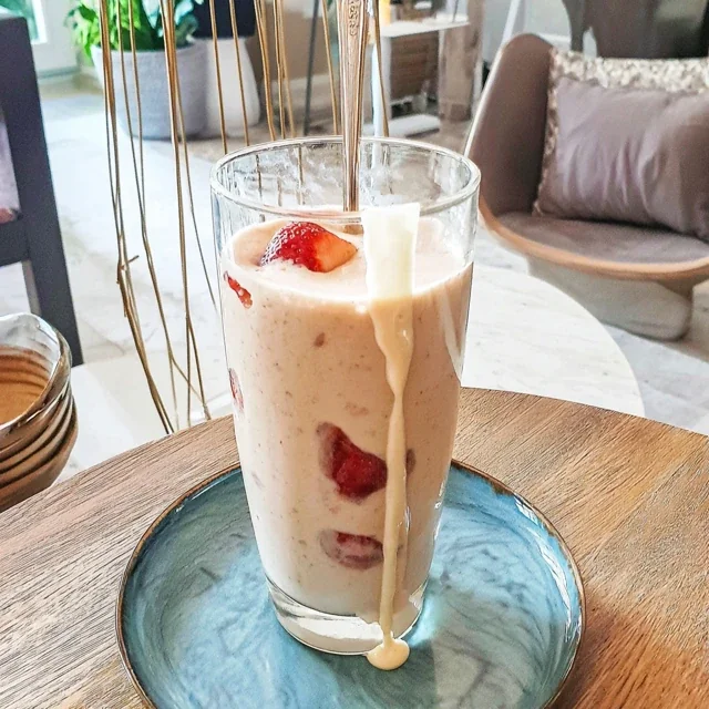 Smoothie Fraise, Banane et Lait d'Avoine