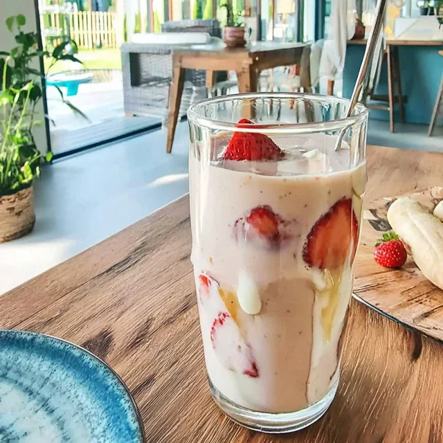 Smoothie Fraise, Banane et Lait d'Avoine