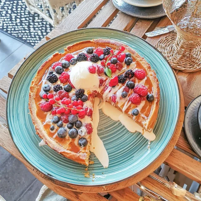Tarte Nordique aux Baies et Crème Fraîche